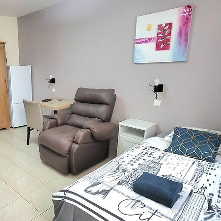 Residences Les Sansonnets "Appartements & Studios" Jonzac Kültér fotó