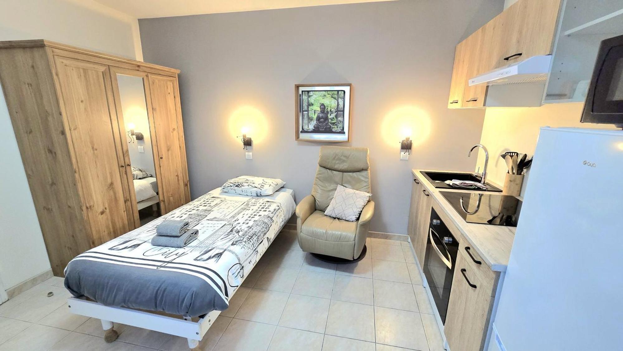 Residences Les Sansonnets "Appartements & Studios" Jonzac Kültér fotó